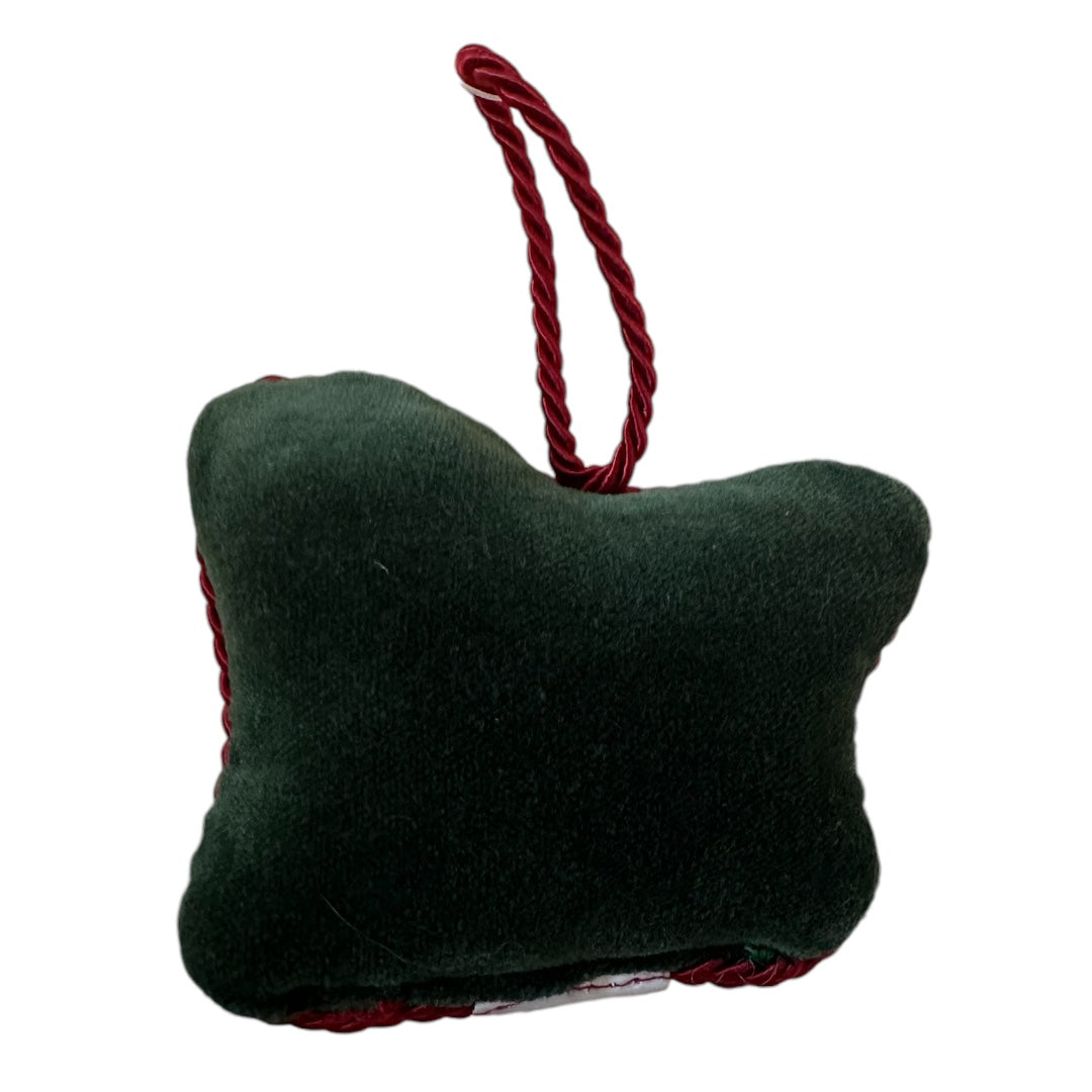 Dark green velvet ornament with red cord, Golden Labrador dog embroidery – unique Christmas decor by Peking Handicraft.