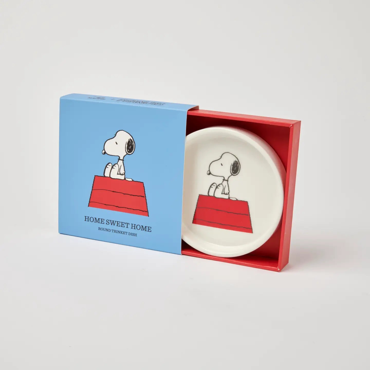 Magpie Snoopy Peanuts Home Sweet Home trinket dish shows Snoopy on red doghouse, collectible gift in blue box.