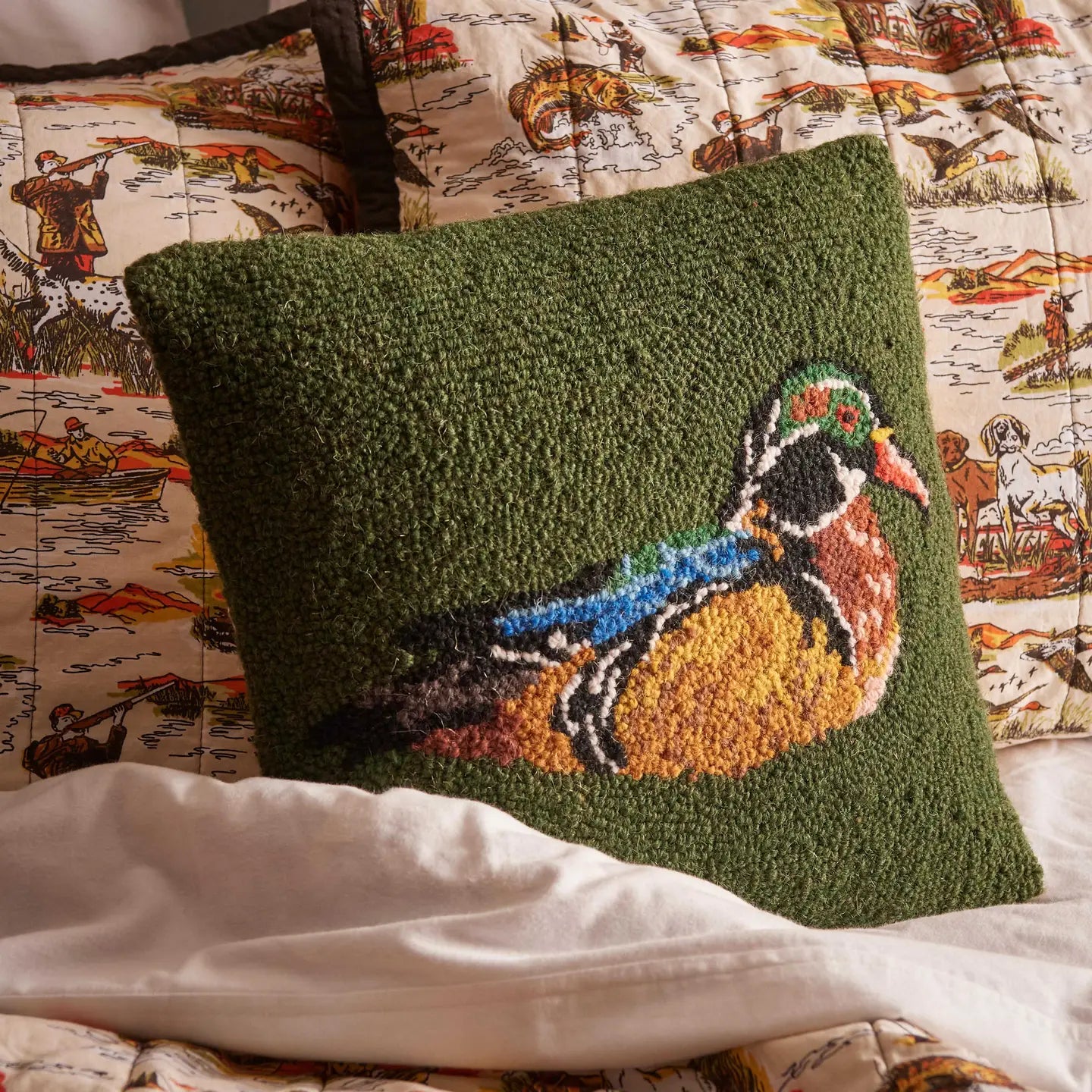 Peking Camp Wandawega Wood Duck Hook Pillow 14x14 adds rustic lodge style and outdoor-themed charm to any bedding or bedroom dƩcor.