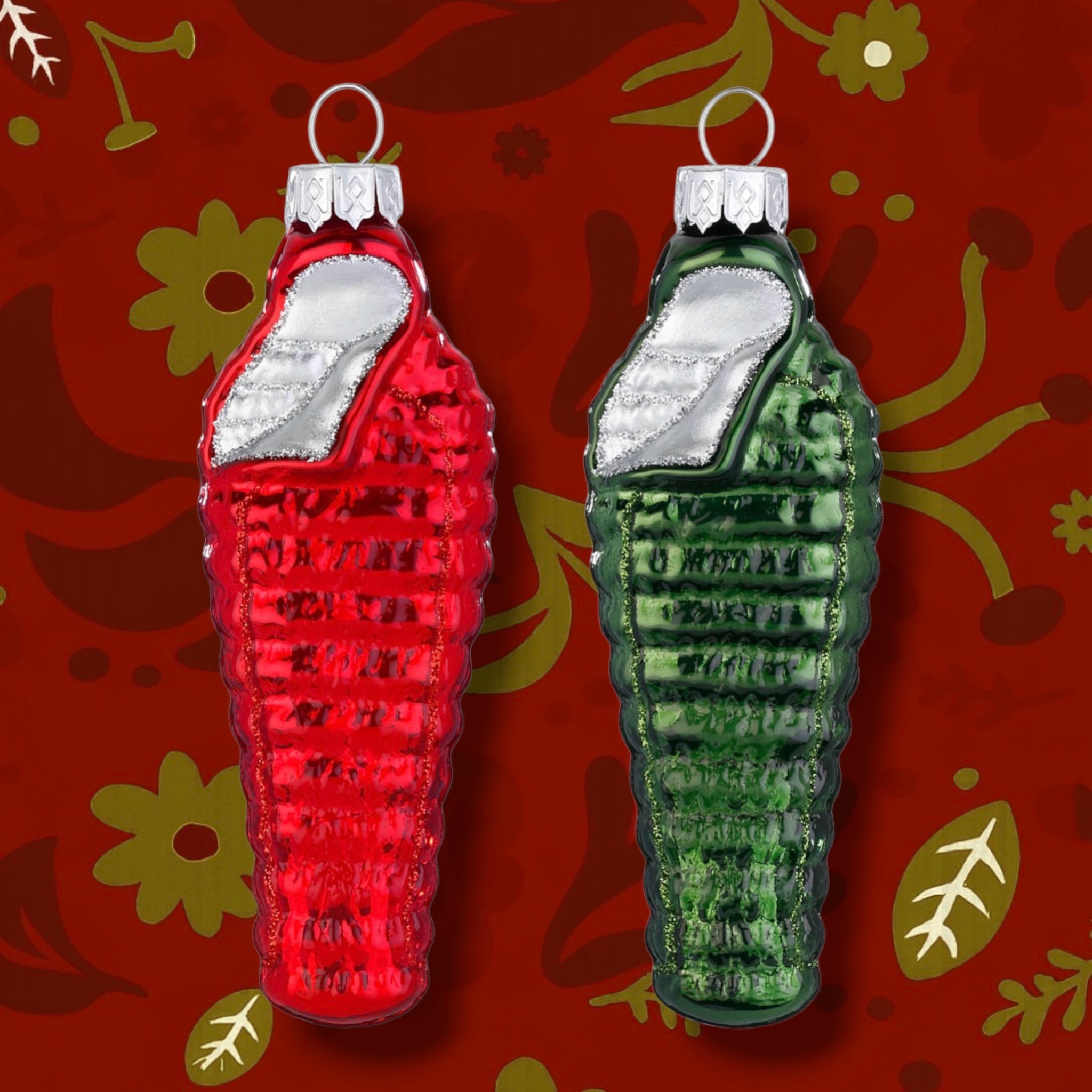 Glass Sleeping Bag Christmas Decoration Red Or Green (1 Unit / Random)