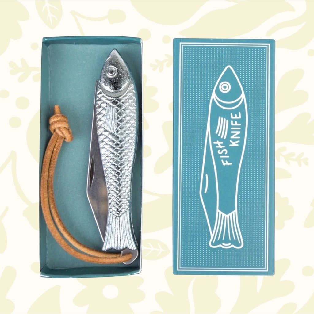Molly Jogger Fingerling Fish Knife 18+, fish-shaped, with leather strap; age verification and signature postage required.